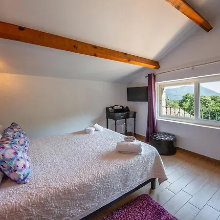 Värdshus U N'antru Versu