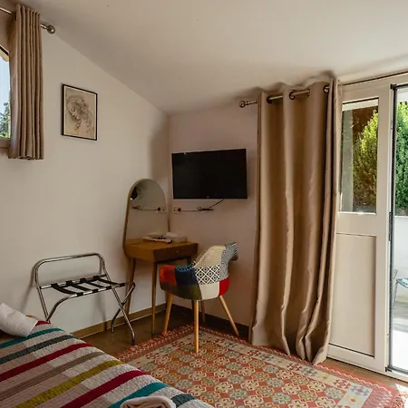 U N'antru Versu بيت ريفي San-Gavino-di-Carbini